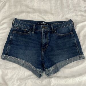 HOLLISTER Dark Wash High-Rise vintage Short-Short